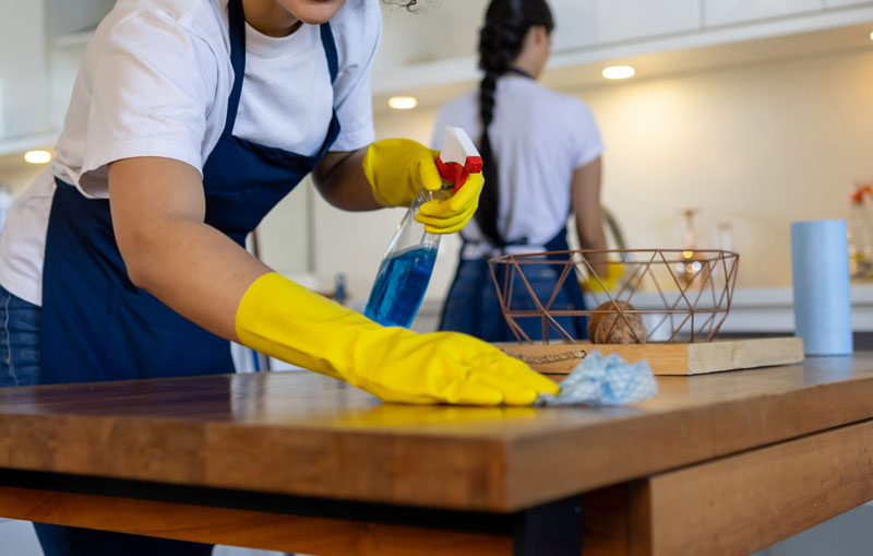 residential-cleaning cleaning service cleaning a kitchen